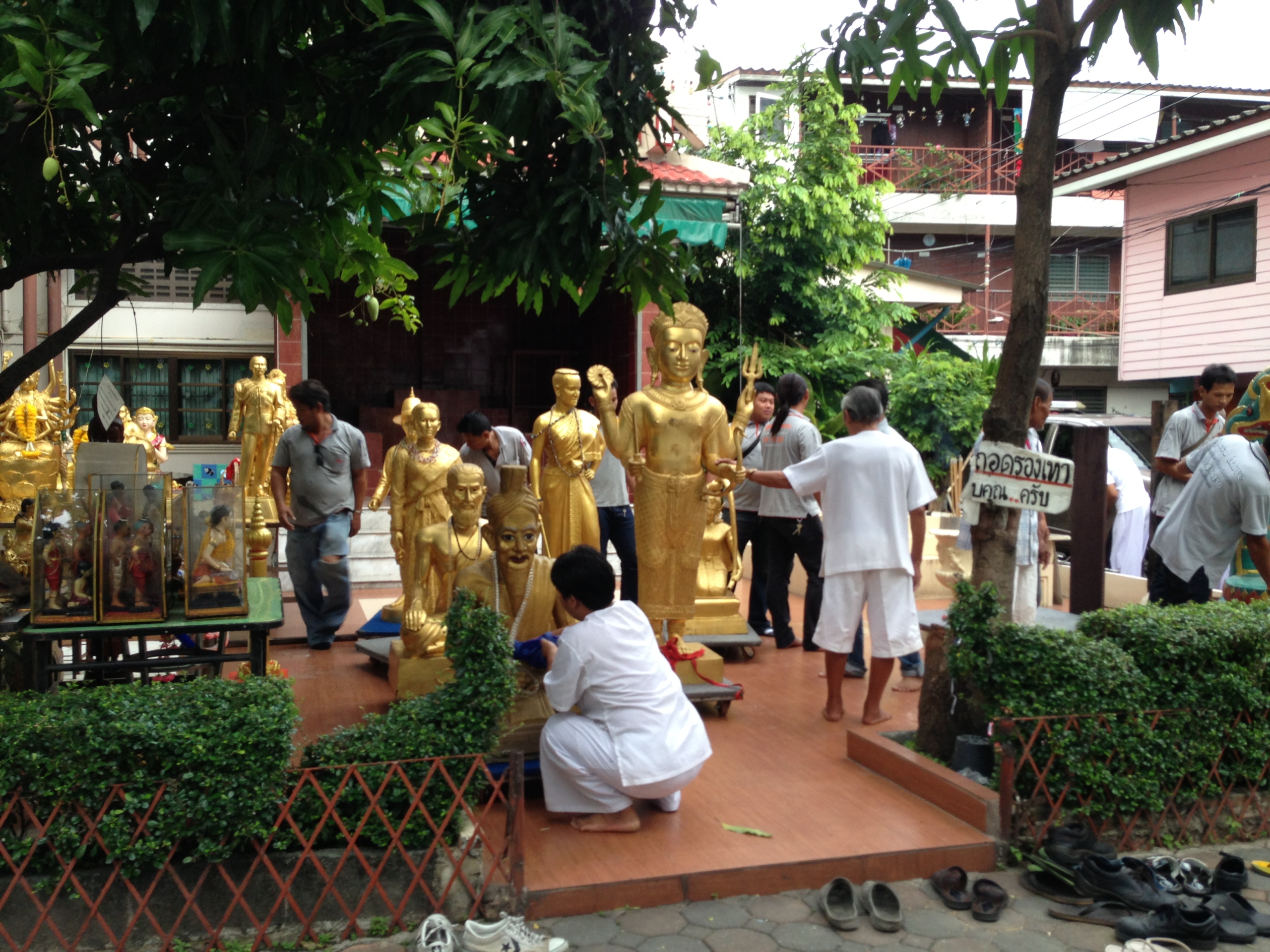 ขนย้ายสินค้า
